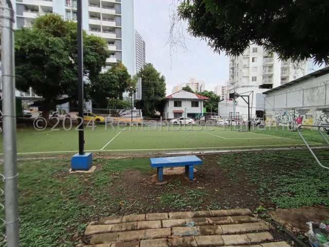 Prime Commercial Lot in Carrasquilla